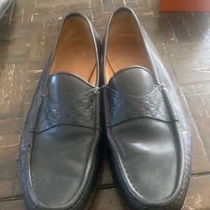 Gucci classic original loafers.